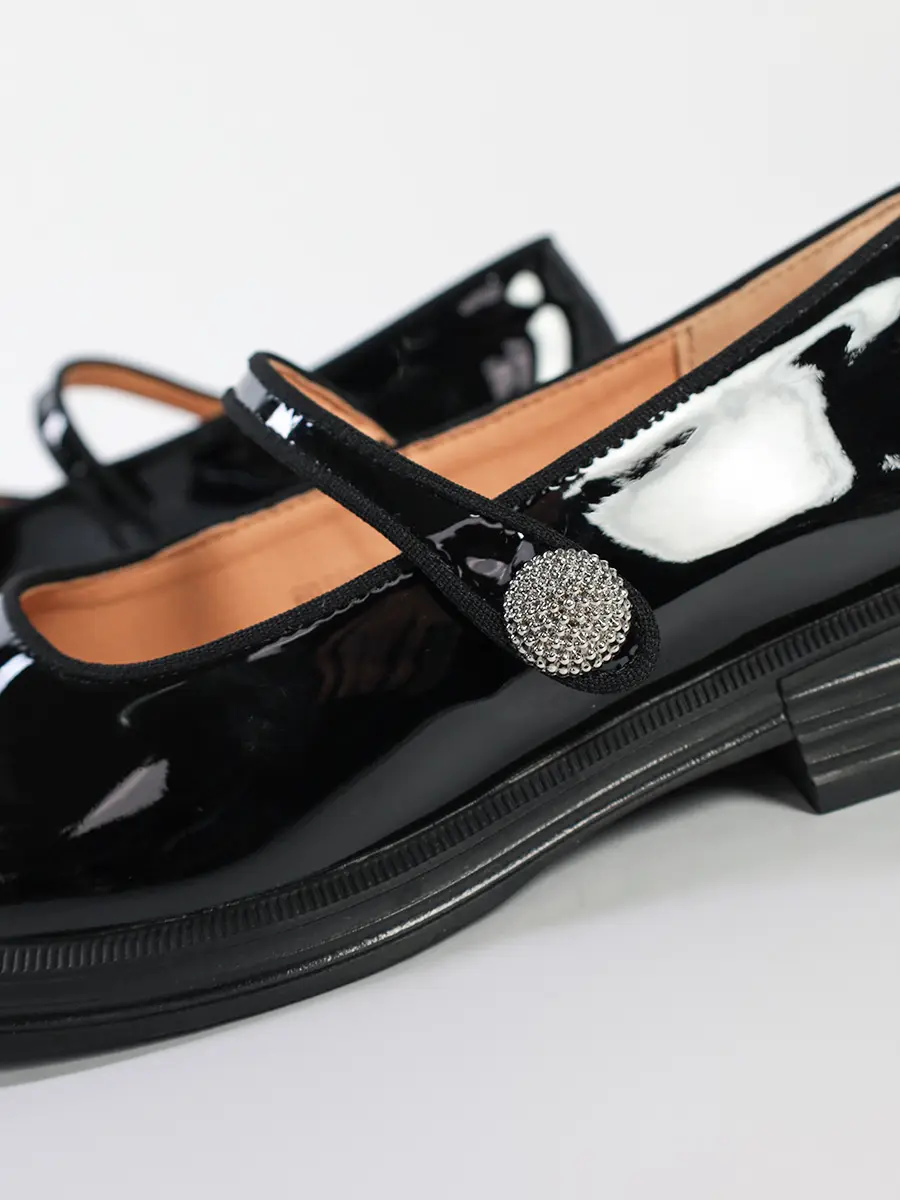 Туфли Мэри-Джейн лакированные черного цвета на низком каблуке